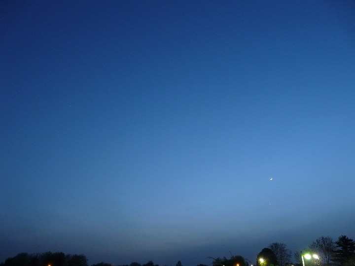 Venus und Mondsichel am 16.04.2010