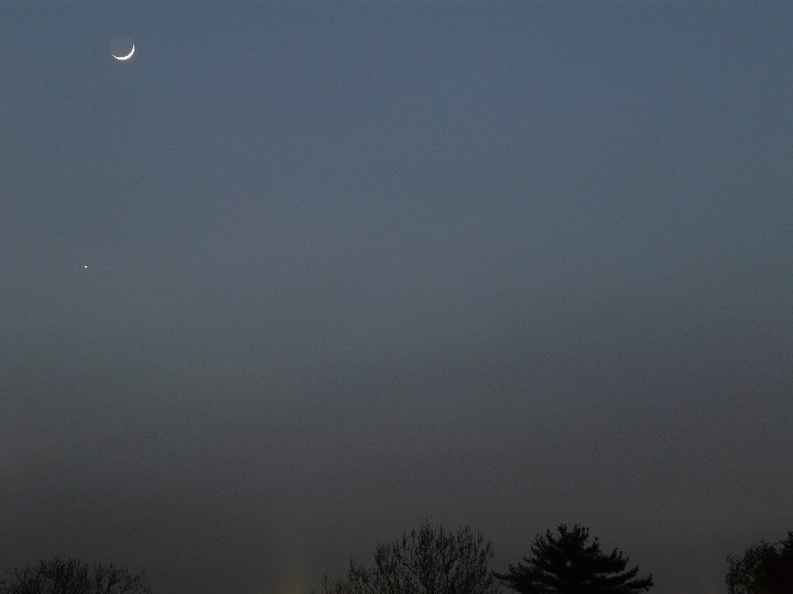 Venus und Mondsichel am 16.04.2010