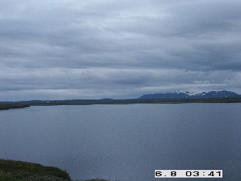 Mvatn unter Wolken